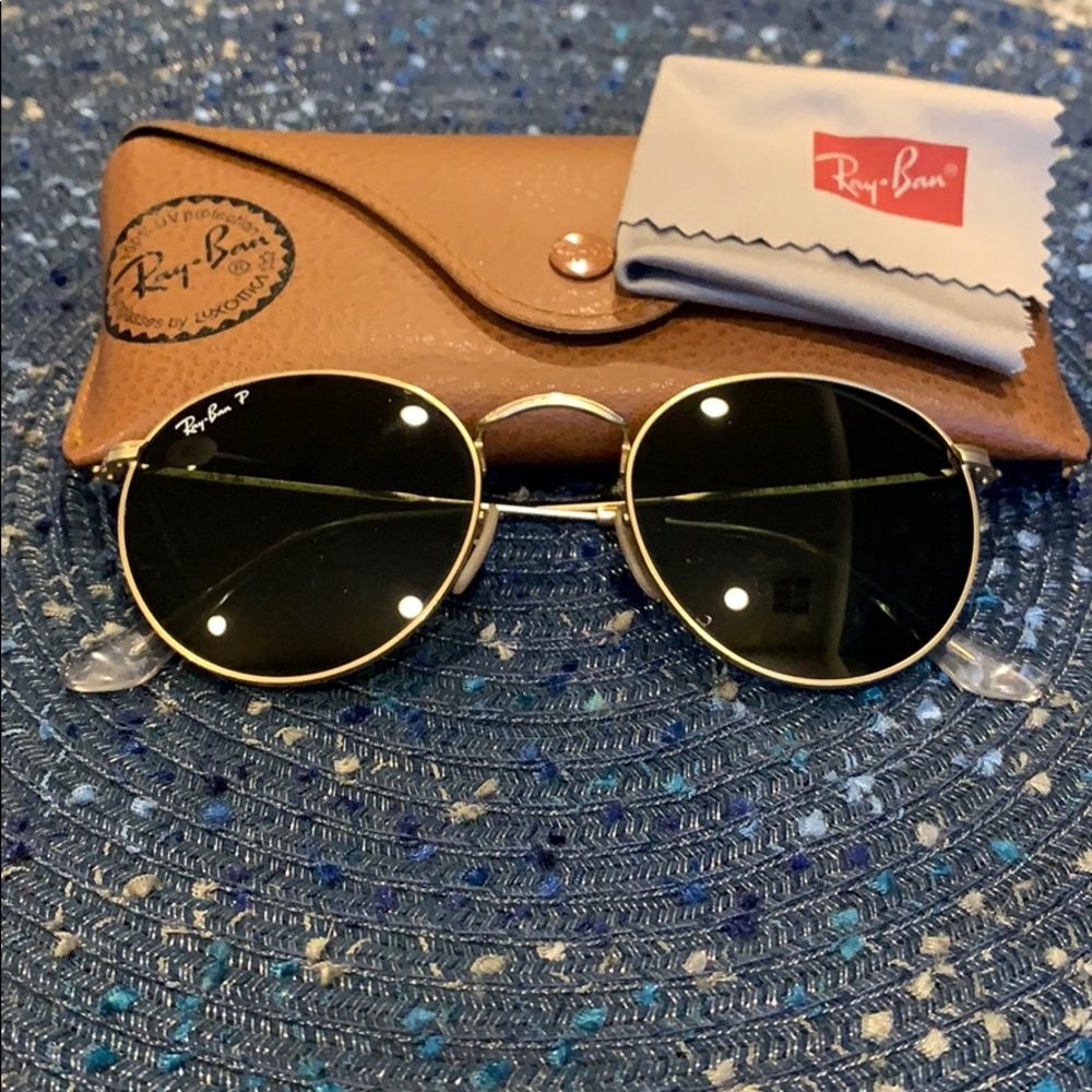 Ray Ban’s Unisex Polarized Sunglasses